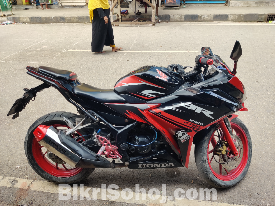 Honda cbr 150r